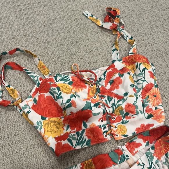 NWOT Wayf carnations set (both top and skirt) - Picture 3 of 5